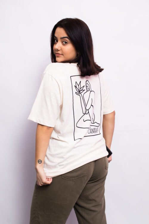 mãe terra off white 01 (gi) Camiseta Mãe Terra