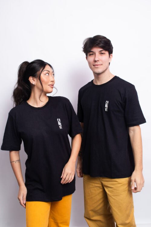 mãe terra preto 02 (dupla) Camiseta Mãe Terra