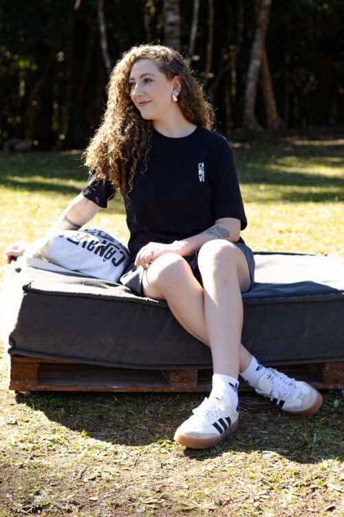 mãe terra preto 08 (lai) Camiseta Mãe Terra